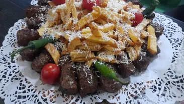 Cât costă un platou cu 20 de mici si cartofi la restaurantul lui Luis Stan. Mănânci până dai în „boala copiilor”