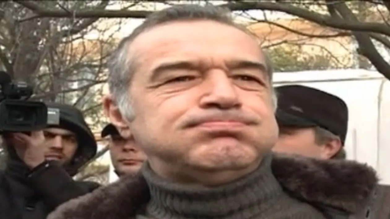 Gigi Becali, invadat de colindatori! Nu a mai vazut in viata lui atatia oameni: Au venit la cerşit, nu la colindat