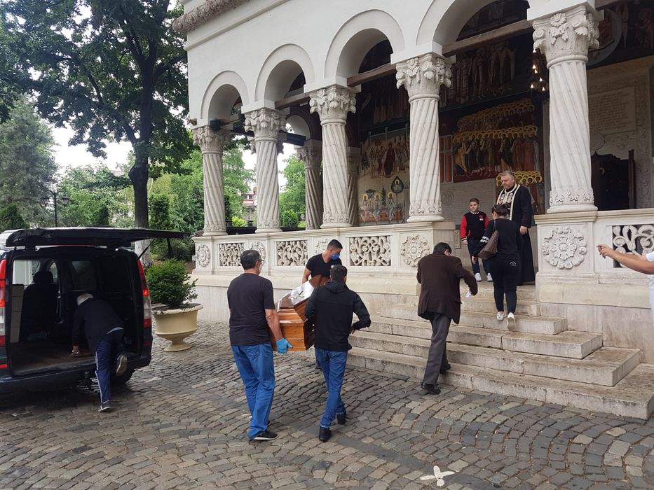 Ce scrie pe crucea lui Costin Mărculescu. Greşeala cutremurătoare făcută de apropiaţi