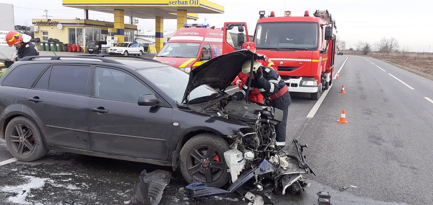 Accident deosebit de grav, în Ialomița. Trei autoturisme s-au ciocnit violent