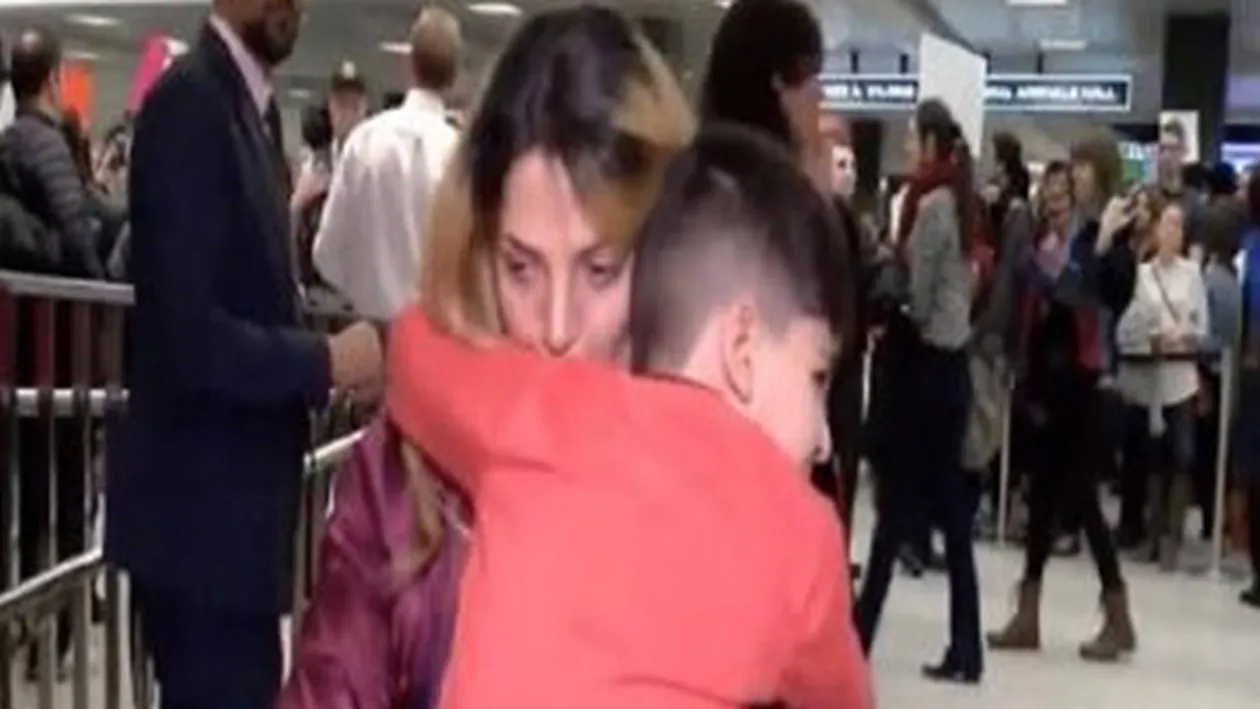 Copil de 5 ani, ÎNCĂTUŞAT în aeroport! Motivul este halucinant
