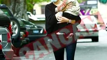 S-a internat cu fiul ei in spital!