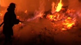 VIDEO Incendiu la un service auto de pe DN2 iesirea spre Buzau!