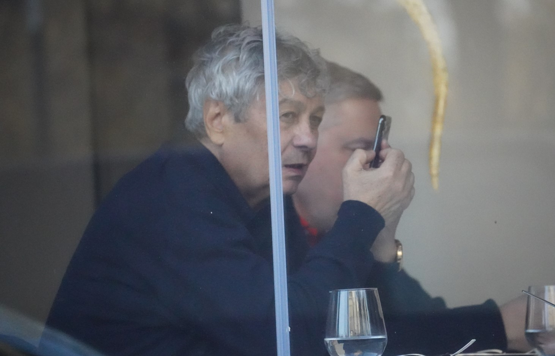 Soții Lucescu, alături de omul lor de încredere (SURSA FOTO: CANCAN.RO)