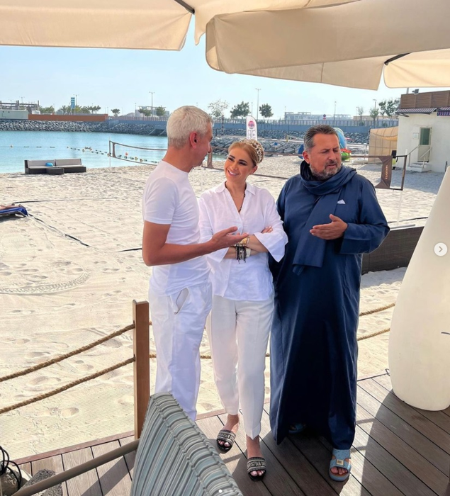 Anamaria Prodan se află la Abu Dhabi, alături de Dan Diaconescu și de afaceristul Cătălin Hideg (Foto: Instagram.com)