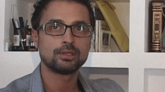 Fostul sot al Catincai Roman, stripperul Bebe, agata femei pe Internet! Uite cum le vrajeste!