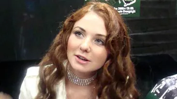 Si Lena, roscata de la t.A.T.u., si-a schimbat look-ul! Fosta ei colega de trupa, Julia, arata ingrozitor dupa cateva operatii estetice nereusite!