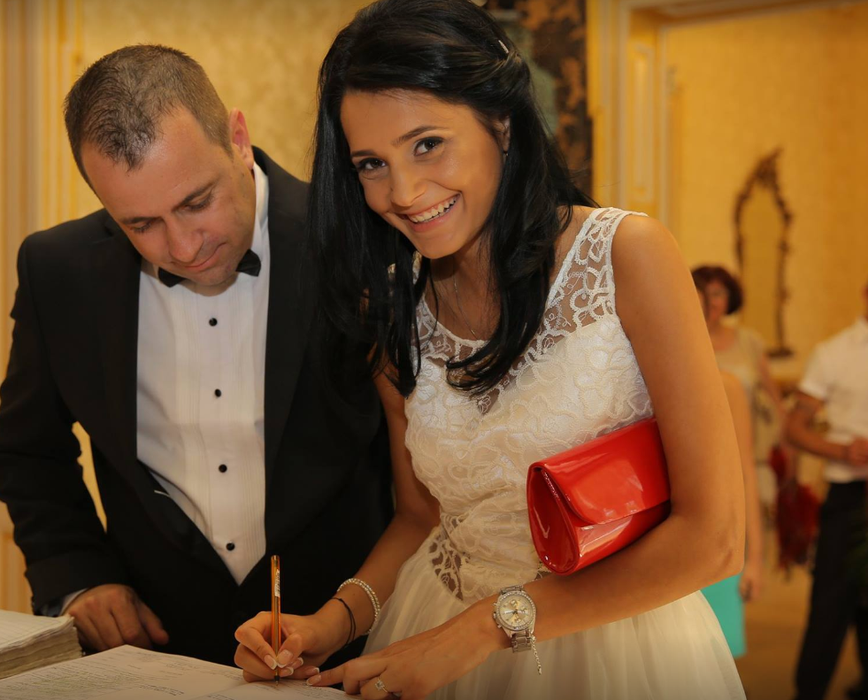 Diana de la ”Insula iubirii” împreună cu fostul soţ, la cununia civilă