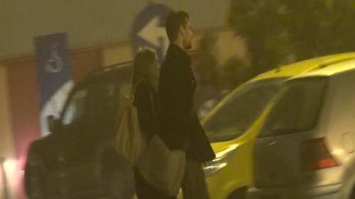 Nu o sa crezi ce a vrut sa-si cumpere Tudor Chirila cu iubita de fata! Si vanzatorul a ramas cu gura cascata cand i s-a cerut asta