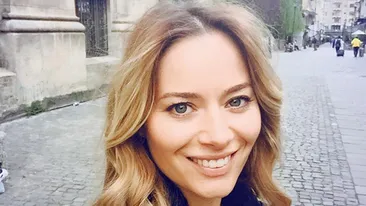 HOT! HOT! HOT! Cum arata Laura Cosoi in bikini! Imaginea care ii da fiori pe sira spinarii lui Smiley