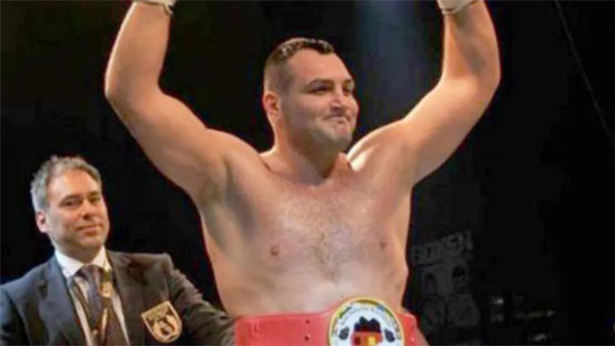 VIDEO Cristian Ciocan isi apara centura de campion european la Galati! Hammer ii calca pe urme lui Klitschko