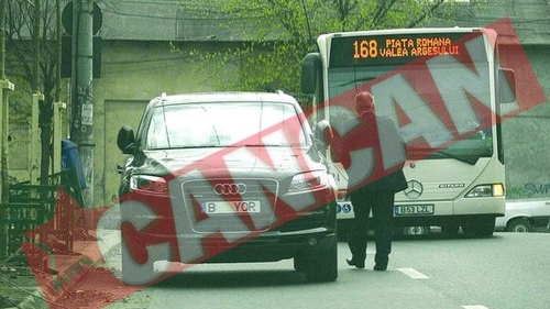 Iordanescu a blocat doua autobuze pentru a lua ziare