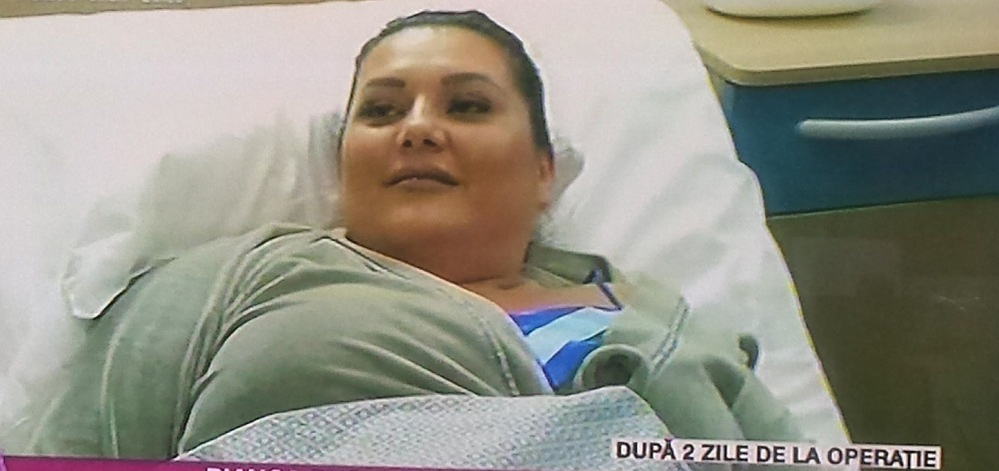 FOTO / Bianca Rus şi-a tăiat stomacul! Cum arată artista la o săptămână după operaţia dificilă, dar şi câte kilograme a slăbit: „Mi-e frică rău de tot”