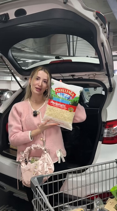 Ce a putut să cumpere o româncă cu 250 de lei într-un supermarket din China. Experimentul a devenit viral