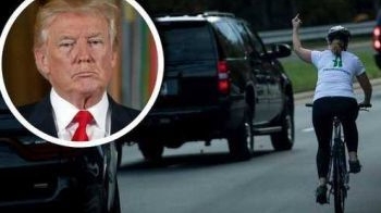 Se plimba cu bicicleta, iar pe langa ea a trecut coloana lui Donald Trump! I-a facut un semn obscen, dar nu s-a gandit ca va pati asta! Ce s-a intamplat cu femeia dupa 3 zile