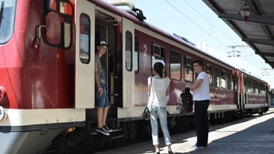 Un tânăr a rămas blocat în tren din cauza angajaților CFR: ”Sper să ajung până de Crăciun”