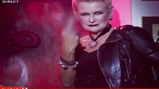 Monica Tatoiu si-a explicat aparitia punk: "Tinuta s-a nascut ca forma de protest. Cum sa lupti cu un sistem care te umileste? Razand de prejudecati"