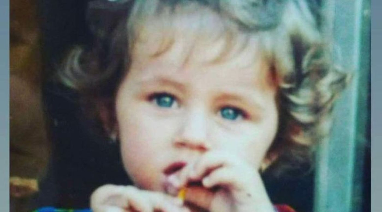 Cum arăta Rebecca Toma de la Insula Iubirii 2026 în copilărie. Sursa foto: Instagram