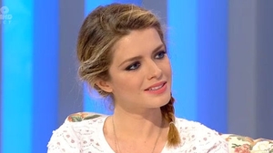 Alexandra Dinu imbraca rochia de mireasa! Vedeta se casatoreste cu iubitul ei