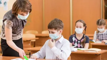 Liceul „Ovidius” din Constanța se închide la numai o zi de la începerea anului școlar, după ce patru angajați au fost testați pozitiv cu COVID-19