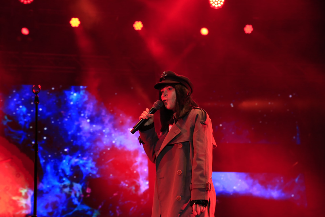 Irina Rimes, gafa anului pe scenă! Vedeta Pro TV a rămas cu „rușinica” la vedere la Festivalul Castanelor 2019