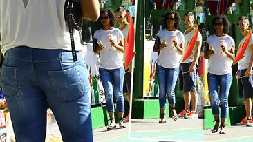 Sotul unei vedete a facut fete, fete la… spatele ei! Nu-i mai da inghetata, daca nu-ti place ce vezi!