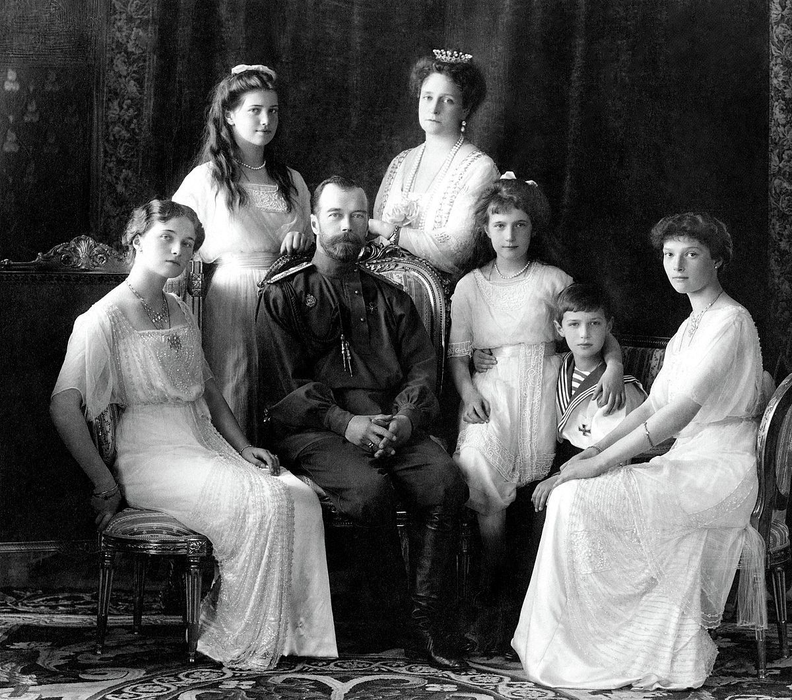 Ţarul Nicolae al II-lea şi familia lui au fost executaţi de bolşevici în iulie 1918