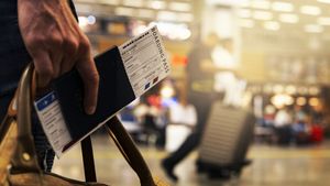 Zilele în care îți poți rezerva biletele de avion mai ieftin. De ce e recomandat să eviți miercurea sau joia
