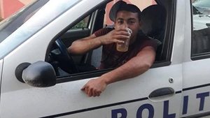 Cum s-au răzbunat țiganii din Vaslui pe doi polițiști de la Rutieră, după ce agenții au avut "tupeul" să oprească o mașină condusă de unul dintre ei