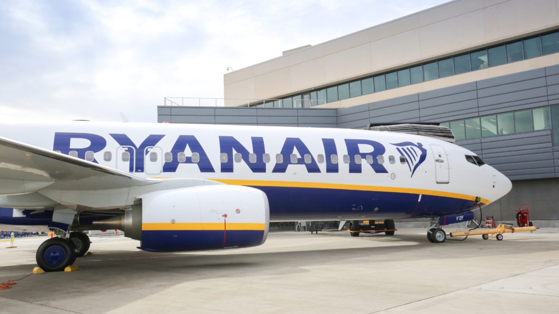 Angajații Ryanair au anunțat o nouă zi de grevă în august! Compania amenință cu disponibilizări