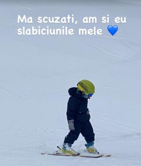 Adela Popescu, surpriză, după surpriză din partea soțului său: “Eu – acasă, la un smoothie, băieții – pe pârtie, la un ski”. A avut lacrimi în ochi după ce a primit imagini de la Radu Vâlcan