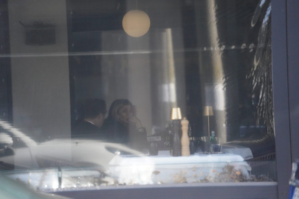 Syda și-a scos soția la restaurant! Luna aceasta, Sheila va deveni mămică