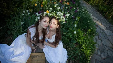 Iti mai aduci aminte de Indiggo Twins? Vezi ce fac gemenele in America acum si cum mai arata