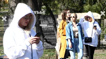 Alexandra Stan are ”tabieturi” de mega-vedetă… S-a camuflat la plimbarea cu fetele prin parc!