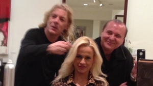 Anda Adam, aventuri in Beverly Hills! S-a coafat, s-a plimbat si s-a distrat non stop!