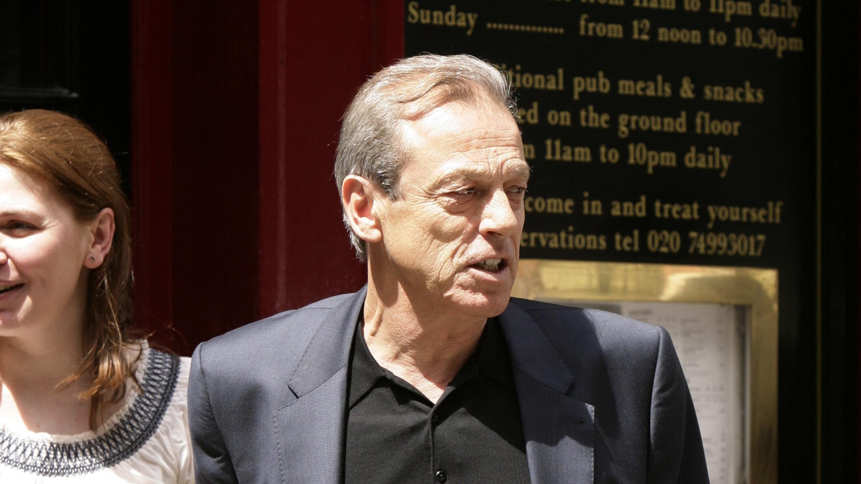 Leslie Grantham a murit la vârsta de 71 de ani! Apropiații regretatului actor sunt îngenunchiați de durere