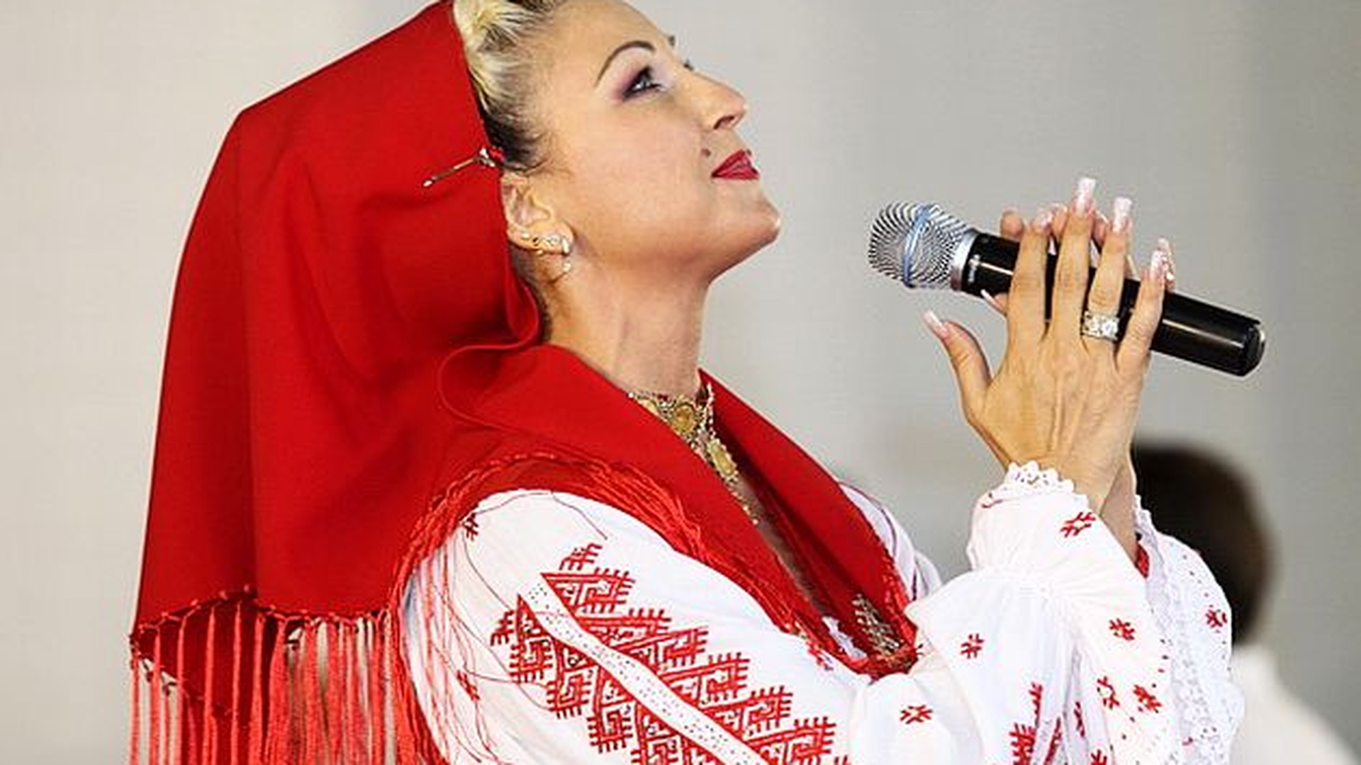 Stana Izbaşa a dat lovitura! Câştigă o sută de euro pe minut şi e fericită! “E o sumă frumuşică!”