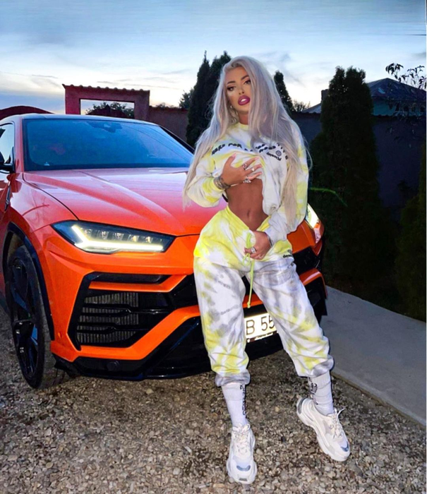 Loredana Chivu a comis-o din nou. Unde și-a parcat blondina bolidul de 380.000 de euro
