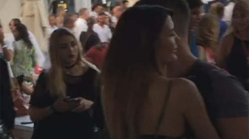 ”Tsunami-ul de pe Beller” şi-a făcut numărul la LOFT. Puştiul cu maşini de 1 milion i-a pipăit posteriorul iubitei cu… 30.000 €!
