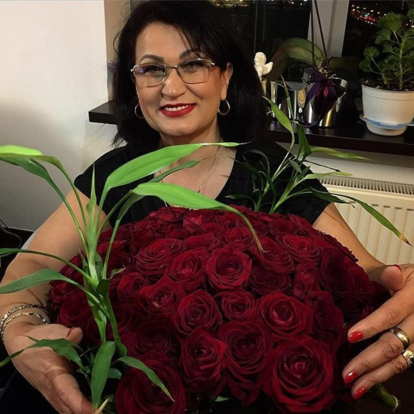 Nicoleta Luciu a pierdut controlul kilogramelor! Fostul ”iepuraş” Playboy a luat proporţii şi a ajuns-o pe mama ei