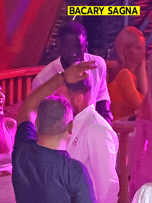 Bacary Sagna, la concertul lui Tyga, în Mamaia, la Nuba (Foto: CANCAN.RO)