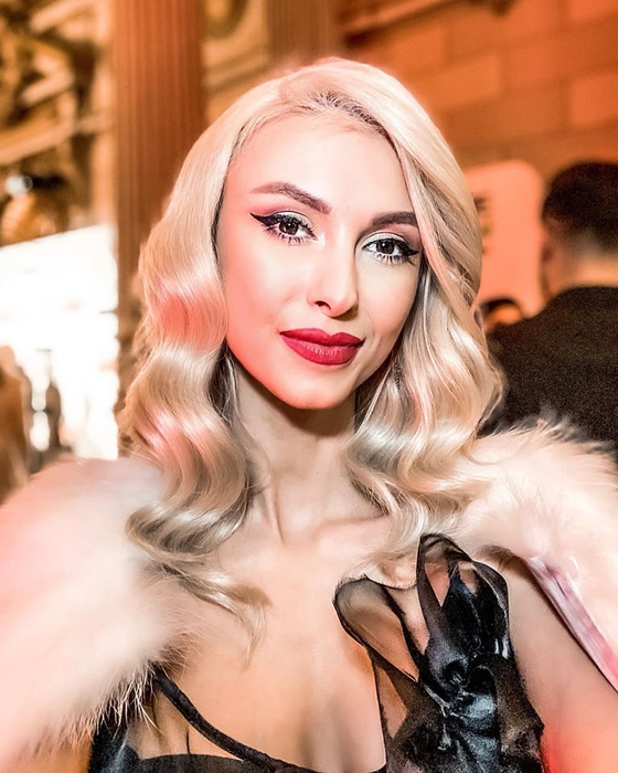 Cum s-a fotografiat Andreea Bălan cu fetele și mama ei de Ziua Națională a României