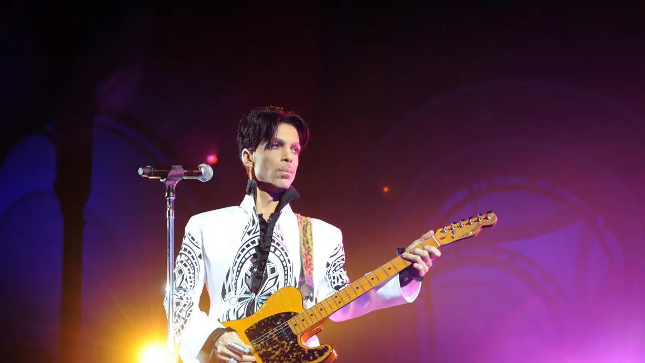 S-a aflat abia după un an! Cum îşi făcea cântăreţul PRINCE rost de medicamentele care i-au adus moartea