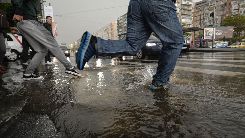 De marți vin vijeliile! Vreme instabilă peste tot în țară + descărcări electrice