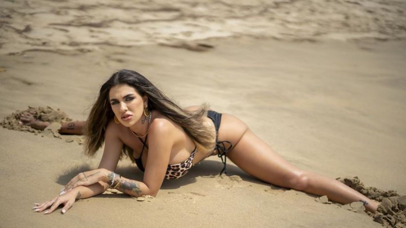 Ispita feminină de la Insula iubirii care a recunoscut că s-a iubit şi cu femei! Participarea e doar o "făcătură"?!