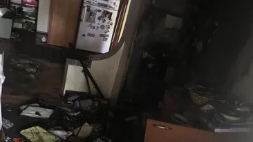 Incendiu violent într-un bloc din Giurgiu. Au fost evacuate 12 persoane. Patru adulți și un copil au avut nevoie de îngrijiri medicale