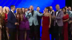 Revelionul-surpriză de la România TV! Spectacolul e garantat: vedete, măști și momente memorabile
