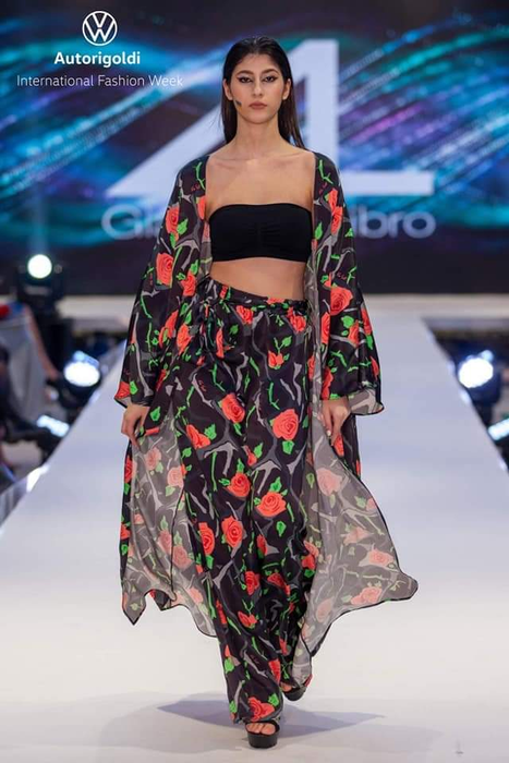 Raisandra, solidară cu poporul ucrainean la “Milano Fashion Week”. Gestul de suflet pe care l-a făcut pe scenă, în timpul defilărilor și reprezentațiilor | FOTO + VIDEO