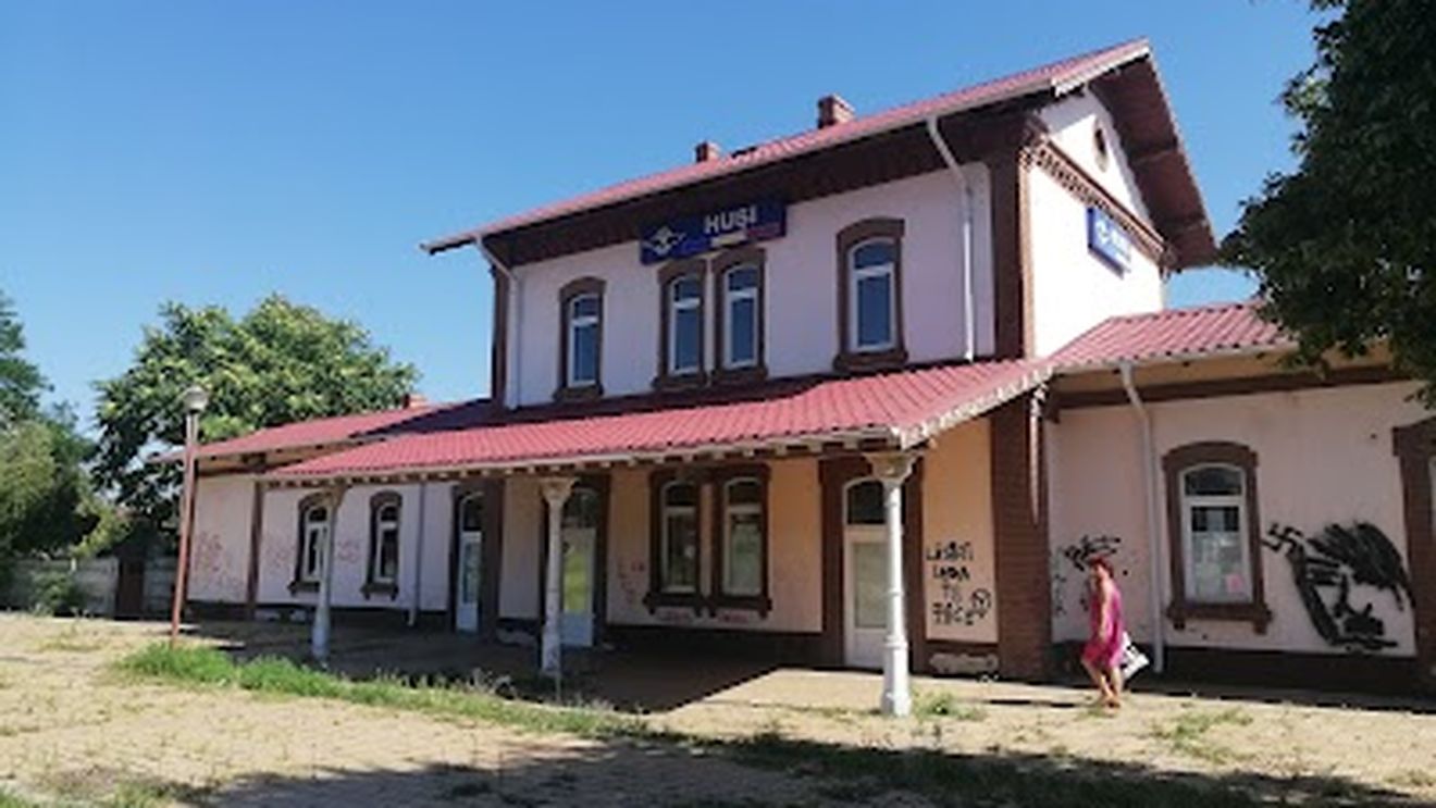 Ceasul gării din Huși, furat! Ani de zile a fost acolo: ”A fugit și m-a înjurat!”