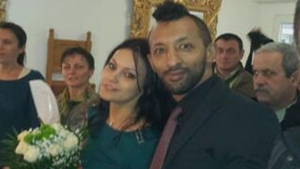 A luat-o de soţie după cinci luni de relaţie! Vezi imagini exclusive de la cununia civilă a lui Kamara